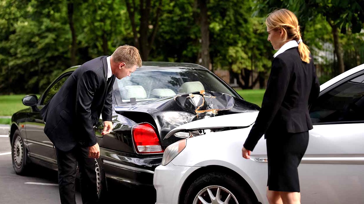 Exploring the Benefits of Hiring a Specialized Car Accident Attorney